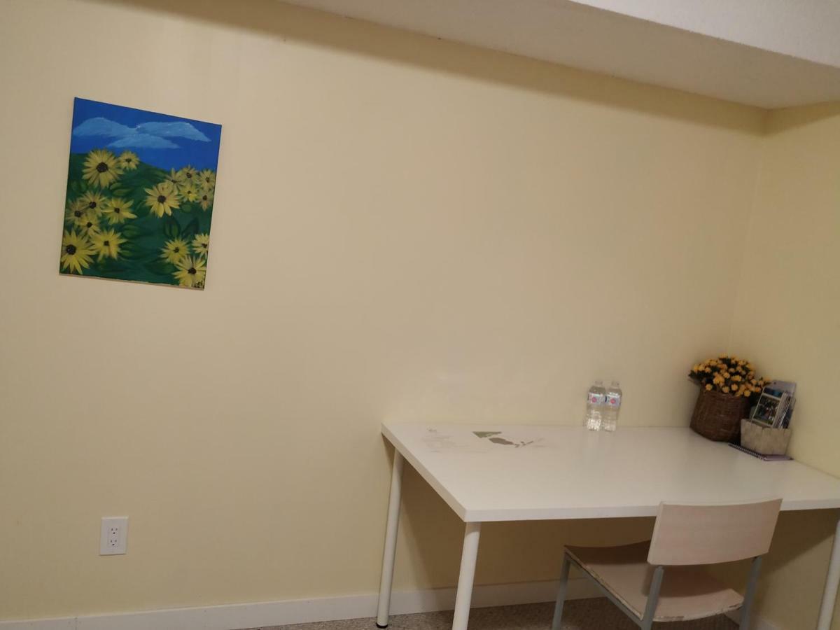 Brother Li Homestay YYC Eksteriør bilde